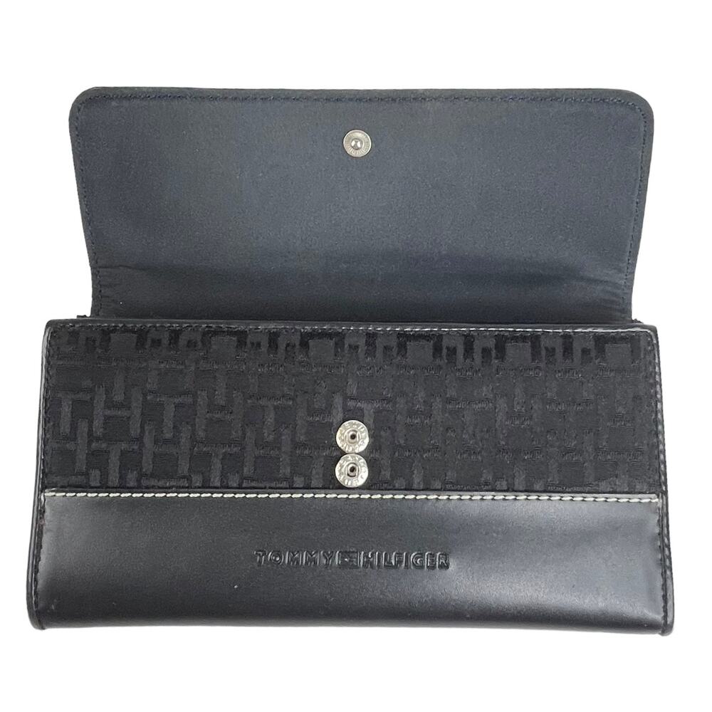 Tommy Hilfiger Wallet Vegan Leather Trifold Black TH Logo Snap Card ID Jacquard